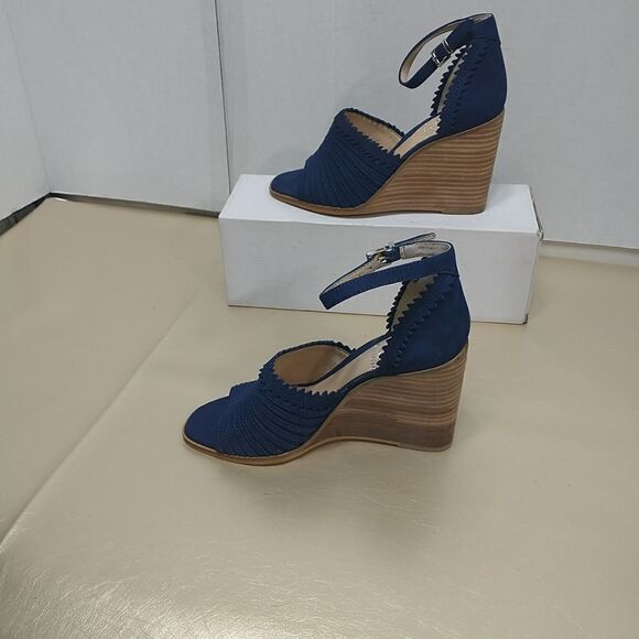 Vince Camuto Dovina Heels Woman's SZ 5M Blue . Condition is Pre-owned - Picture 4 of 12